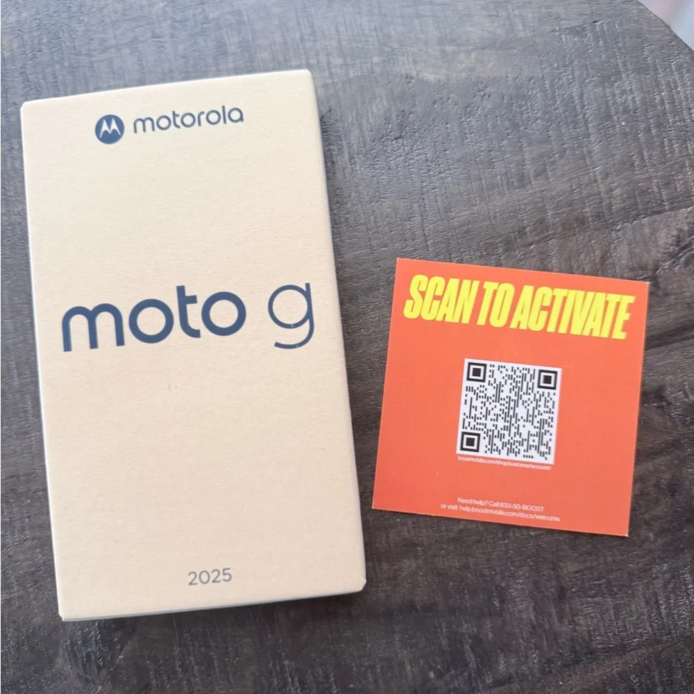 Motorola moto g Box- phone is black